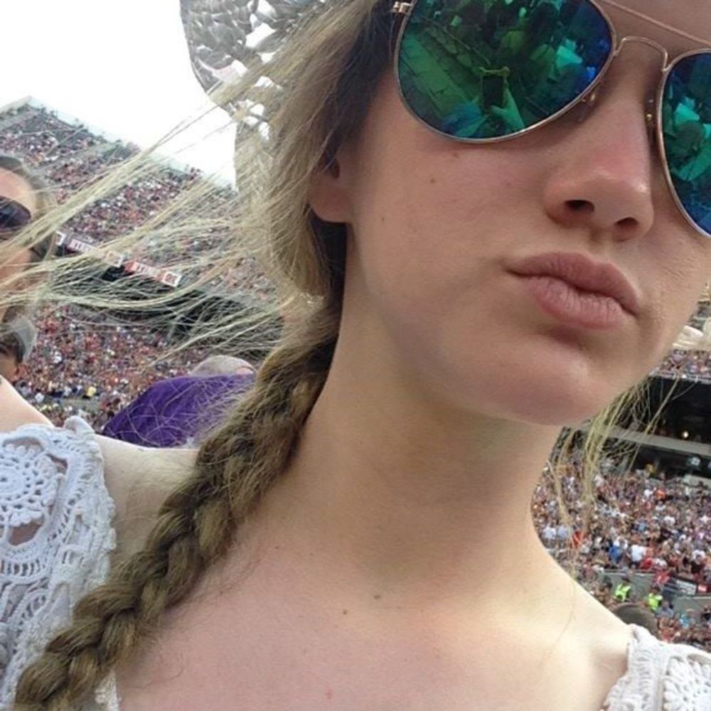 Meet your Posher, Caroline